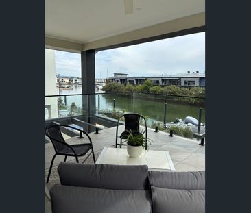 AVAILABLE 21ST NOVEMBER - North facing Canal home - Immaculately pr... - Photo 2