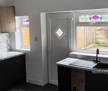 2 bedroom terraced house to rent - Photo 6