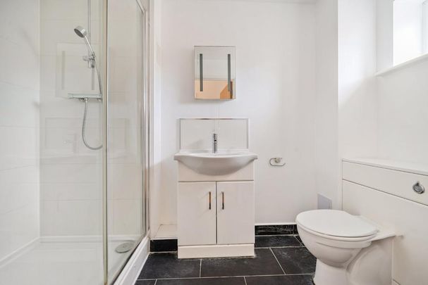 4 bedroom semi-detached house to rent - Photo 1