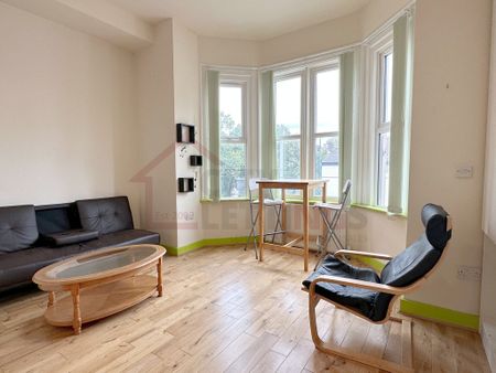 2 Bedroom Flat - Photo 3