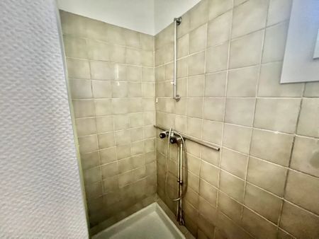 Location Appartement 3 pièces 55m² VALENCE 26000 - Photo 2