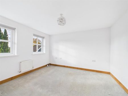 2 bedroom end of terrace house to rent - Photo 3