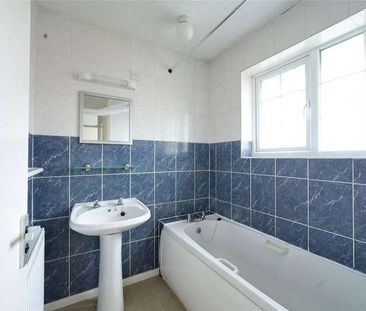 Wren Close, Mildenhall, Bury St. Edmunds, Suffolk, IP28 - Photo 2