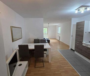 *Single Wohnung teil möbiliert mit Küche in Toplage!* - Photo 1
