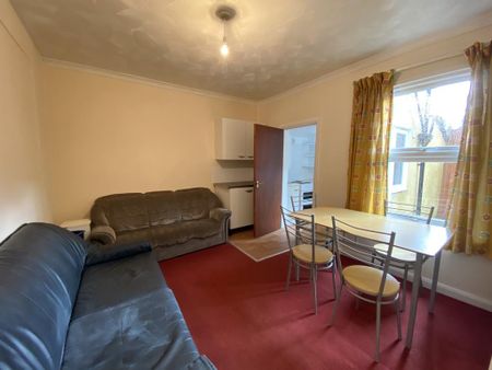 3 bedroom semi-detached house to rent - Photo 5