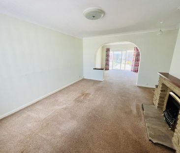 3 bedroom bungalow to rent - Photo 1