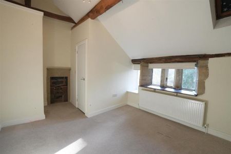 2 bedroom character property to rent - Photo 3