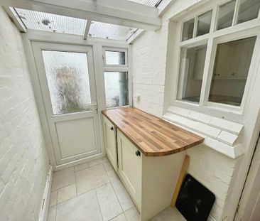 2 bedroom terraced house to rent - Photo 6