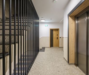 Słoneczne mieszkanie dwupokojowe z balkonem i komórką lokatorską - Фото 2