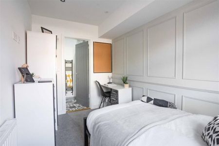 6 bedroom terraced house to rent - Photo 4