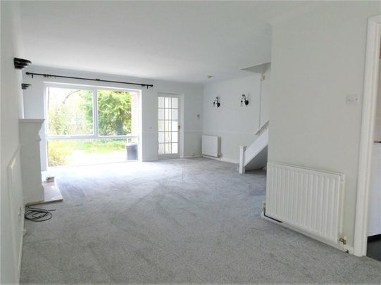 2 bedroom end of terrace house to rent - Photo 1