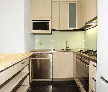 Spacious 2 Bedroom Apartment in Concept Blue - Photo 3