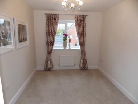 3 bedroom semi-detached house to rent - Photo 1