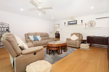 Serene Three Bedroom Home with Pool - Photo 2