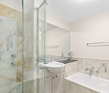 PERFECTLY POSITIONED | Furnished - Photo 6