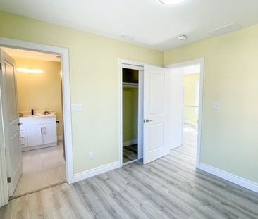 For Lease - 16 Arthur Dixon Street Unit# Coachhouse, Markham, Ontario - Photo 1