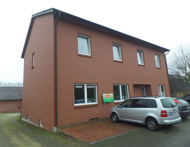 neu renovierte , gemütliche , große DG Wohnung in gepflegtem Haus - Foto 1