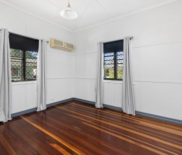 MODERN 3 BEDROOM FAMILY HOME IN QUIET LOCATION! - Photo 2