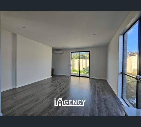 unit 3/6 Mystic Court, Eumemmerring, Vic 3177 - Photo 2