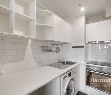 Iconic 'The Grand' - Furnished - Electricity & Cold Water usage Inc... - Photo 6