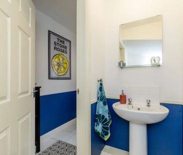 Gladstone Court, Hawarden, CH5 - Photo 4