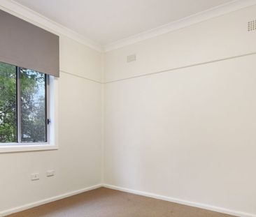 Renovated House Close to University - Photo 4