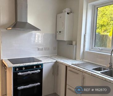 3 bedroom semi-detached house to rent - Photo 2