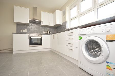 Frendsbury Road, Brockley, SE4 - Photo 2