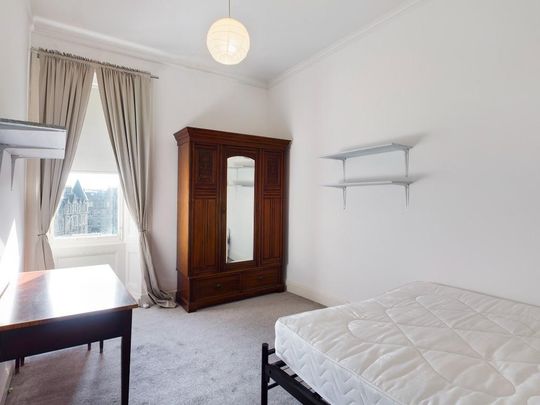 4 bedroom flat to rent - Photo 1