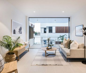 Lux Nautical Living at The Boatyard - Photo 6