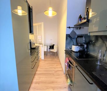 Provisionsfrei – Exklusive, wunderschöne 5-Zimmer-Altbauwohnung mit... - Foto 2