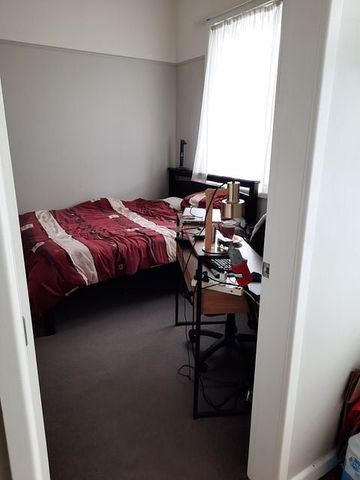 Immaculate property incl whiteware, great location - Photo 5