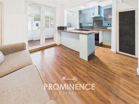 3 bedroom semi-detached house to rent - Photo 5