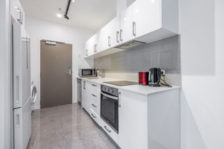 Modern Apartment - Photo 4