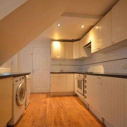 Farmers Road, Staines-upon-thames, TW18 - Photo 1
