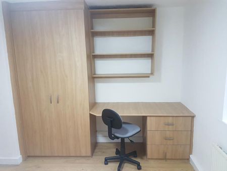 2 bedroom flat to rent - Photo 5