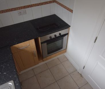 To Let 2 Bed Apartment - Photo 3