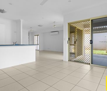 Spacious & Comfortable Family Home with Outdoor Living - Photo 1