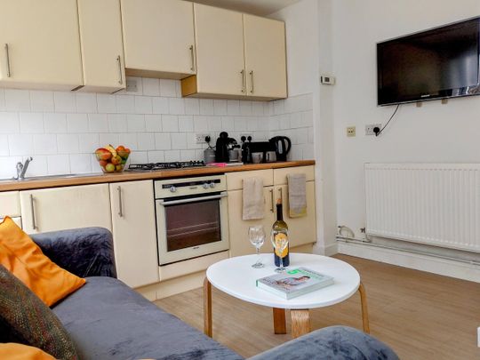 Room in a Shared House, St Mary Magdalene Street, BN2 - Photo 1