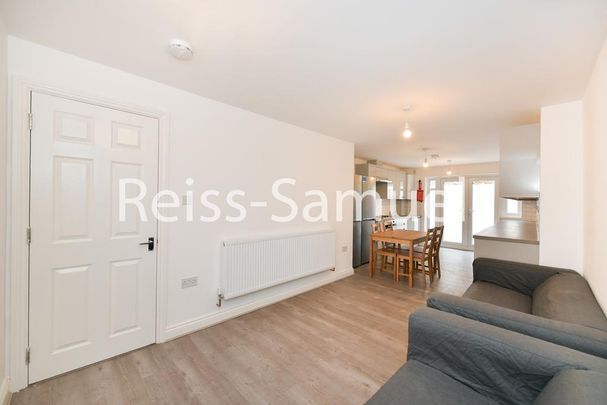 5 bedroom terraced house to rent - Photo 1