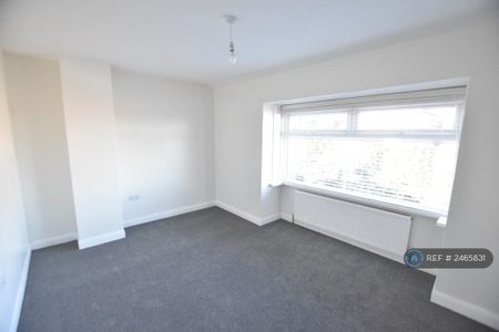 2 bedroom semi-detached house to rent - Photo 2