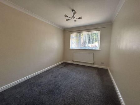 3 bedroom detached house to rent - Photo 2