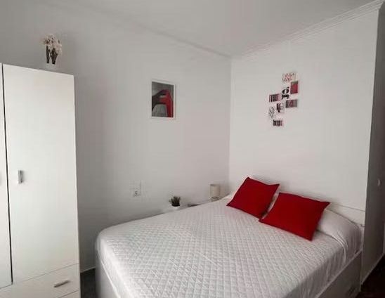 Avinguda del Primer de Maig, Valencia, Valencian Community 46017 - Photo 1