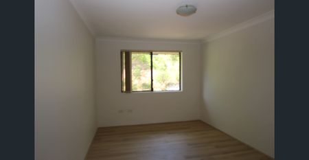 Freshly updated modern apartment! - Photo 3