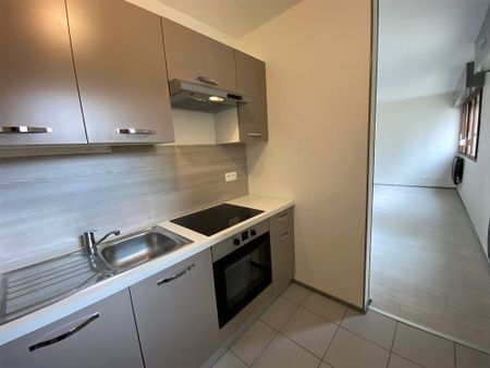 Location Appartement 1 pièce 40m² NANCY 54000 - Photo 2