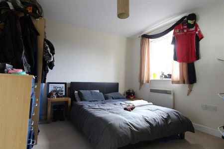1 bedroom flat to rent - Photo 2