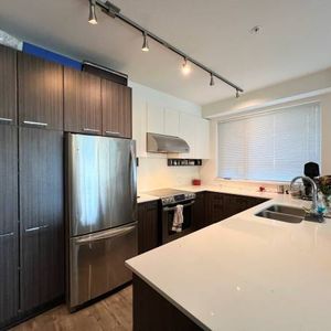 **$500 credit** Heart of SFU: Beautiful 2 Bed, 2 Bath Condo Available - Photo 2