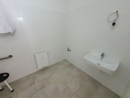 Exklusiv für betreutes Wohnen: Geförderte Altbauwohnung mit Balkon - Photo 4