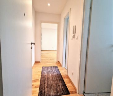 +TOP+ NETTE 2-ZIMMERWOHNUNG MIT TERRASSE UND CARPORT-PARKPLATZ INKL... - Photo 2