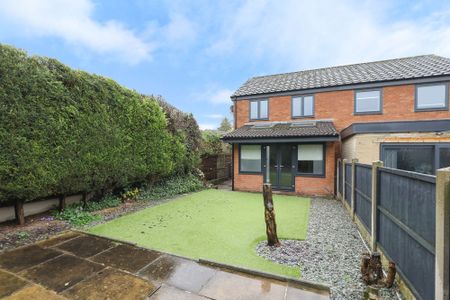 3 bedroom House to rent - Photo 2